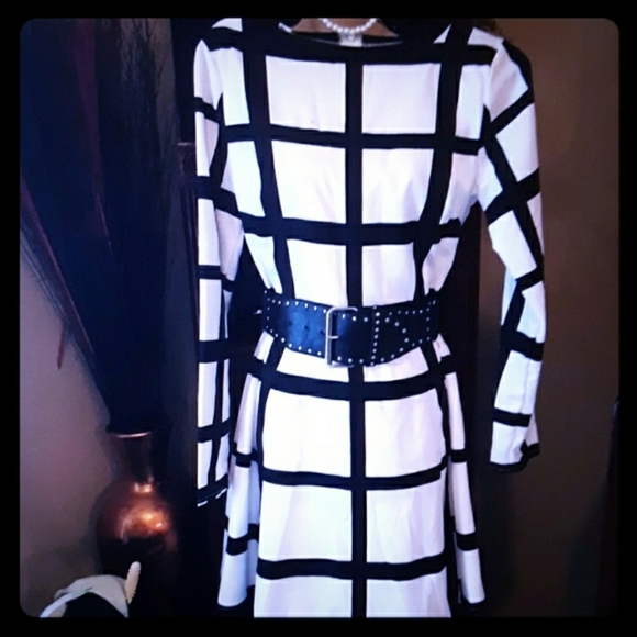 Dresses & Skirts - 🇺🇸Sale🇺🇸NWT BLACK AND WHITE DRESS